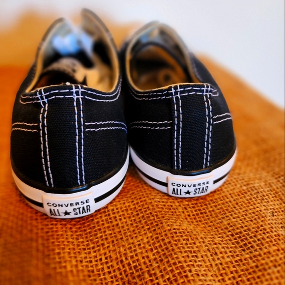 Converse Classic Chuck Taylor Low Top Size 7 - Picture 4 of 9